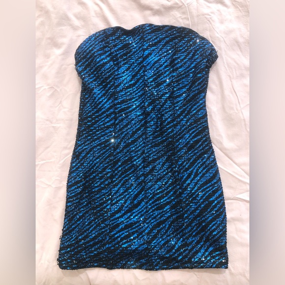 PRETTY LITTLE THING MINI SPARKLING DRESS - Picture 1 of 3